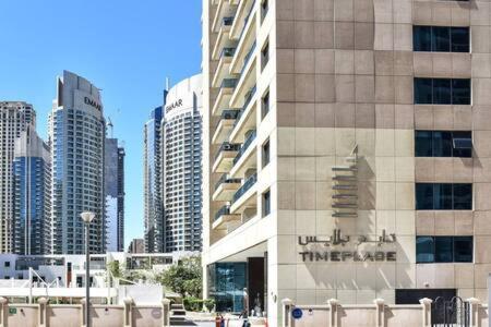 Frank Porter - Time Place Tower Apartment Dubai Bagian luar foto